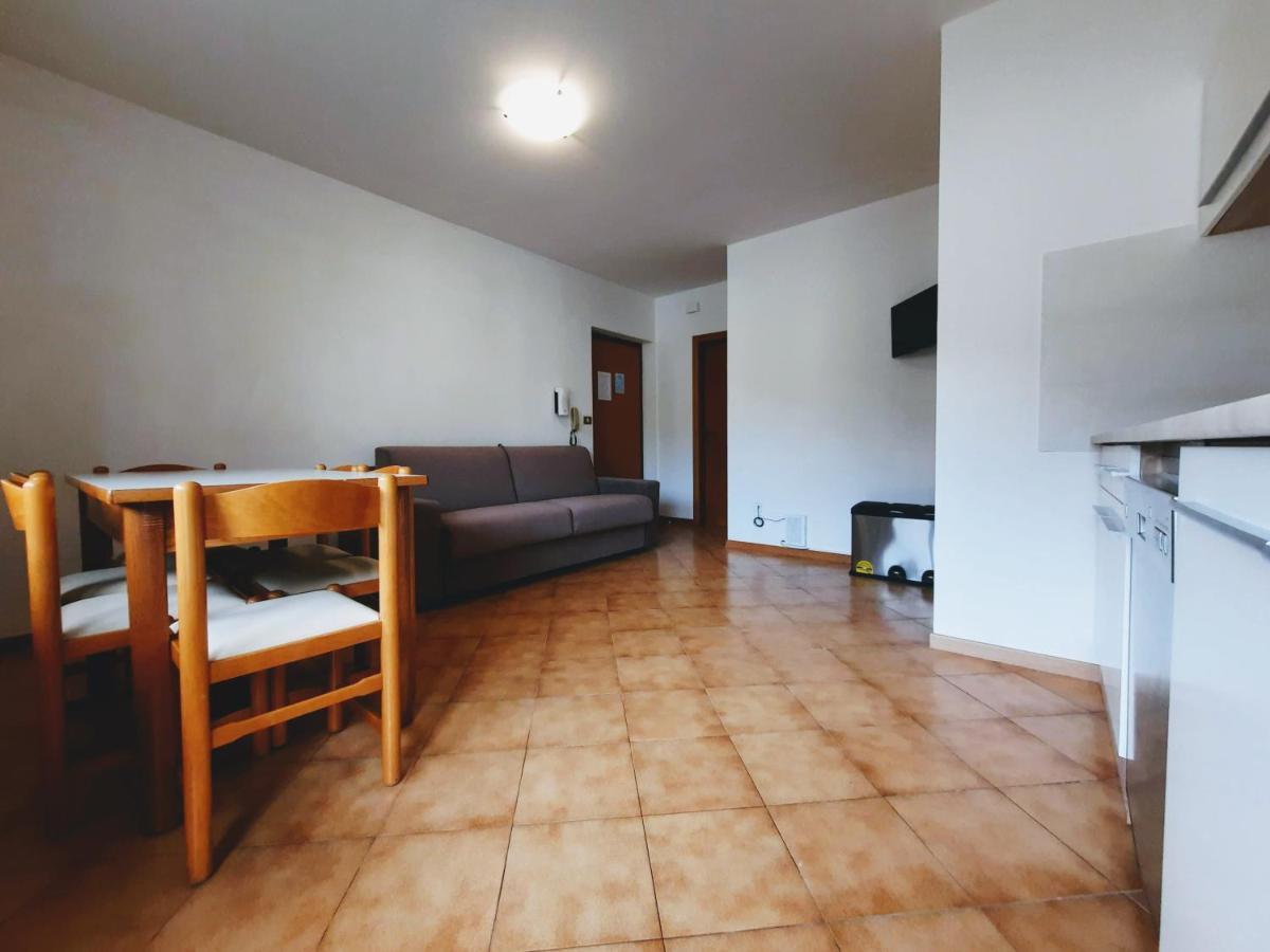 Comano Terme Apart Luaran gambar